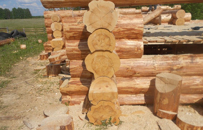 Соликамский предприниматель предстал перед судом за мошенничество по изготовлению деревянных срубов